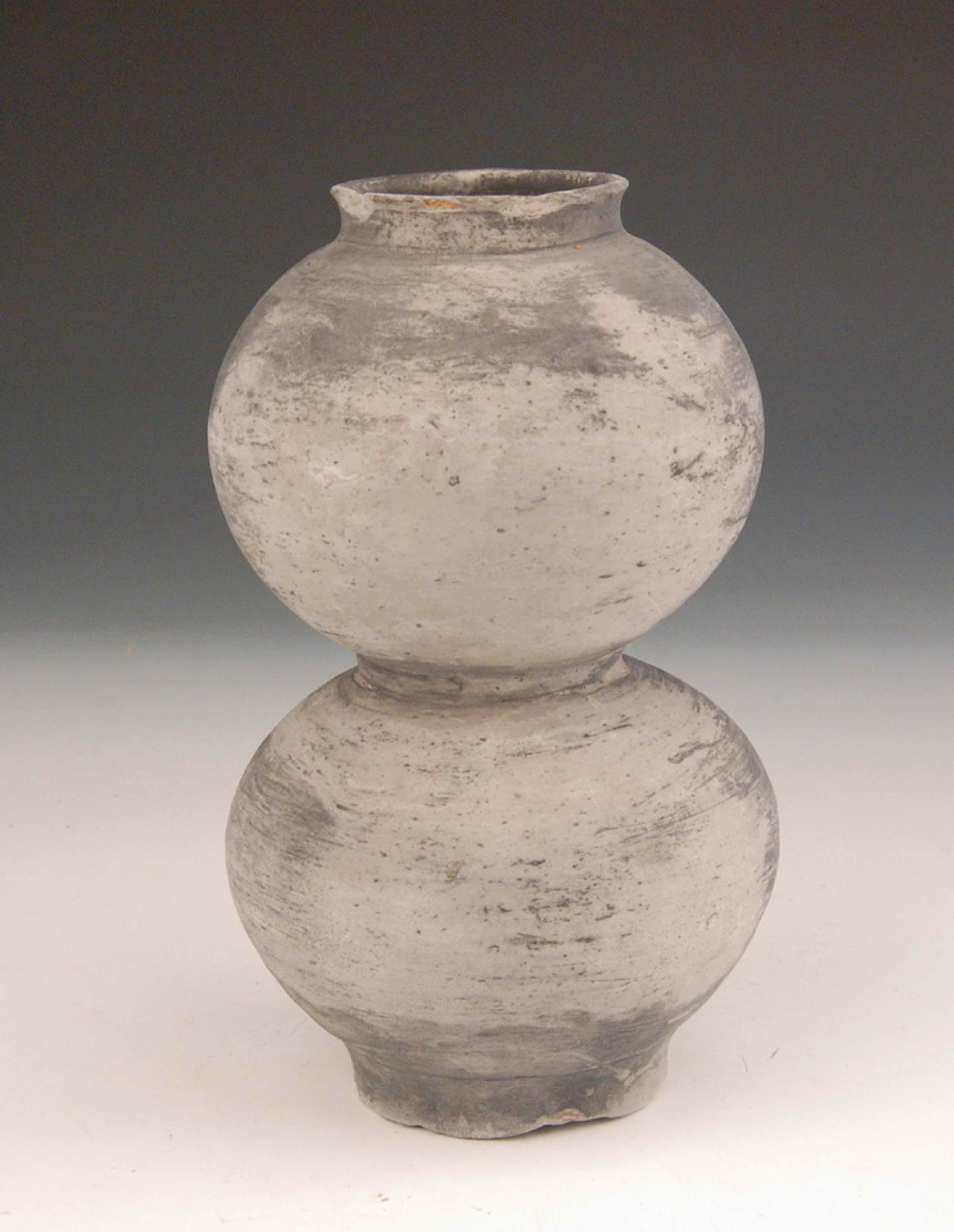 葫芦形黑衣陶罐 